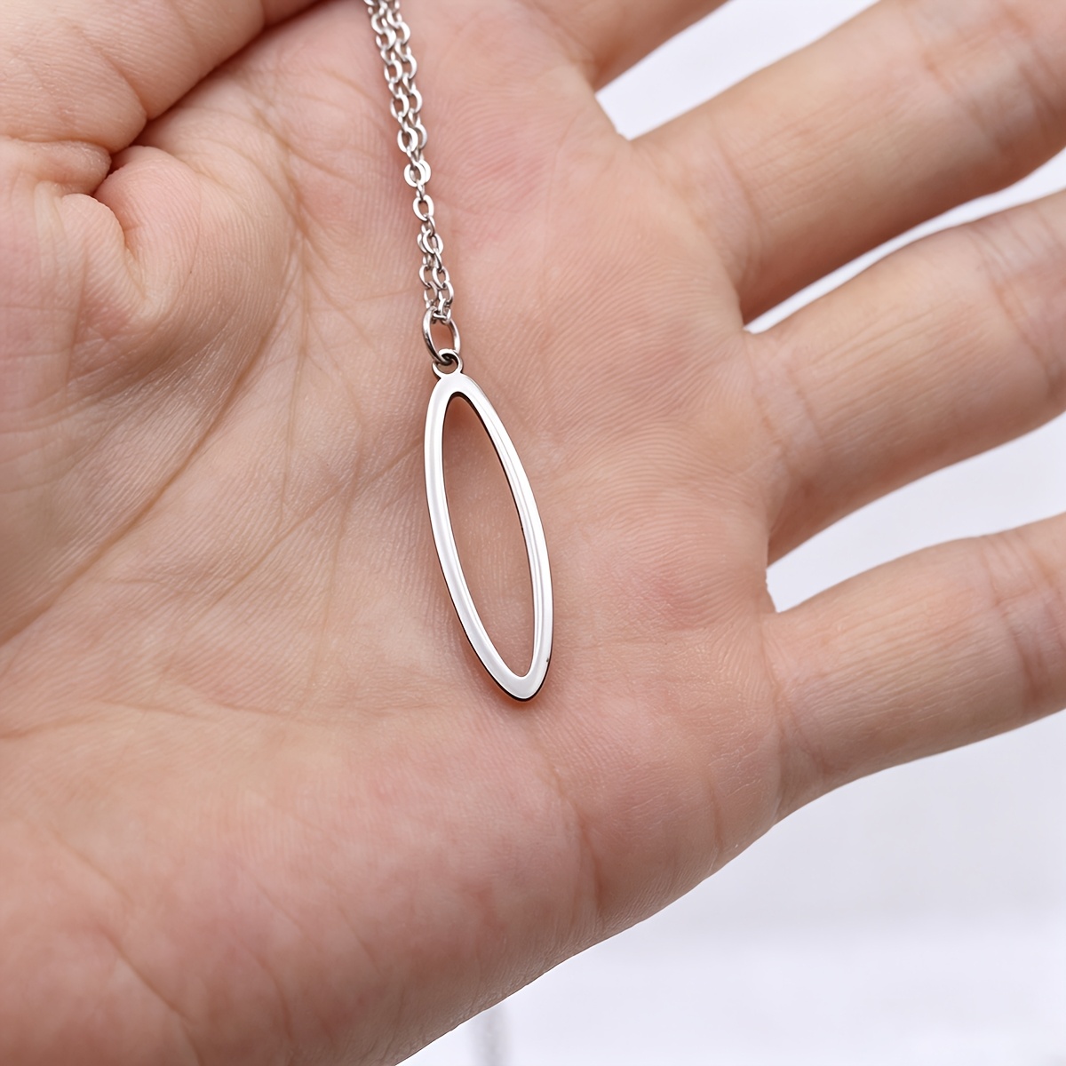 Women's Minimalist Hollow Oval Geometric Pendant Necklace